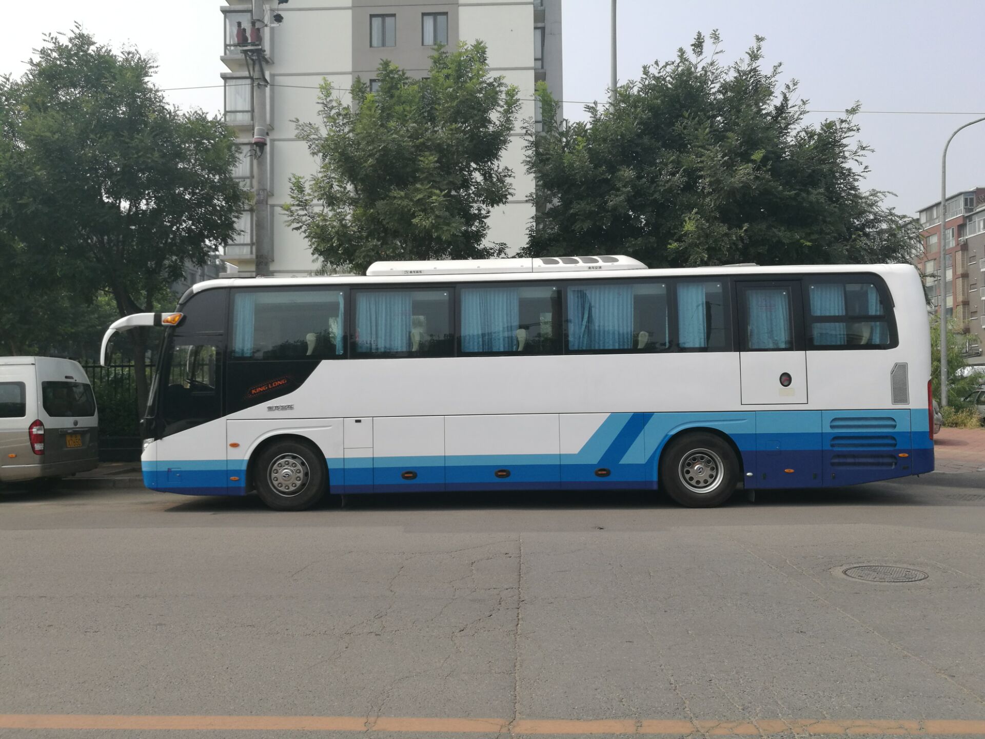婚庆租车也可以这么雷，北京大巴车租赁公司也是大饱眼福
